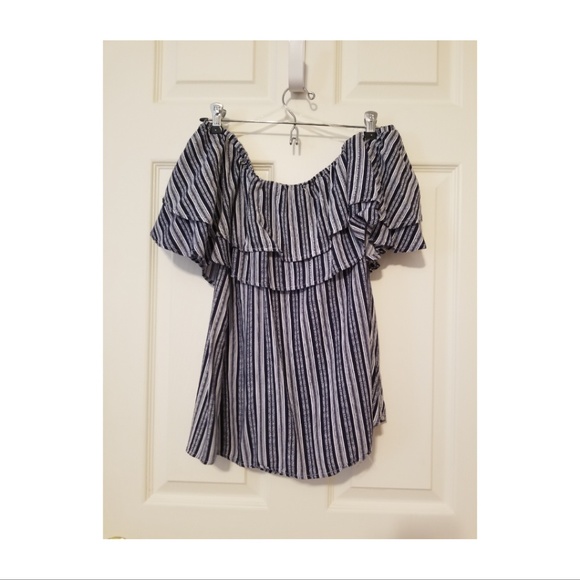 new directions Tops - Off The Shoulder Top